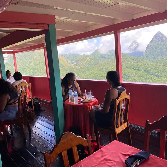 cruiseandchillboattours12