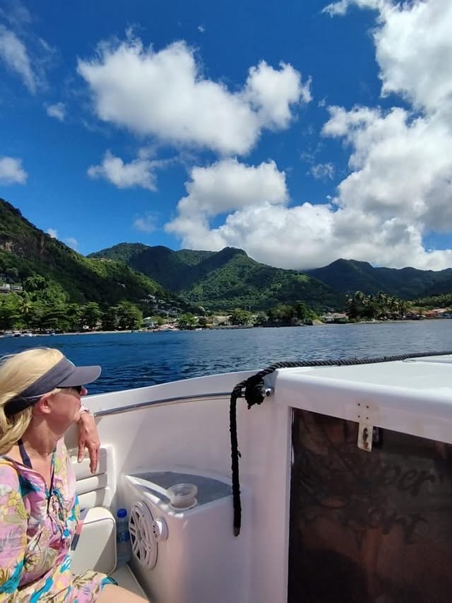 cruiseandchillboattours18