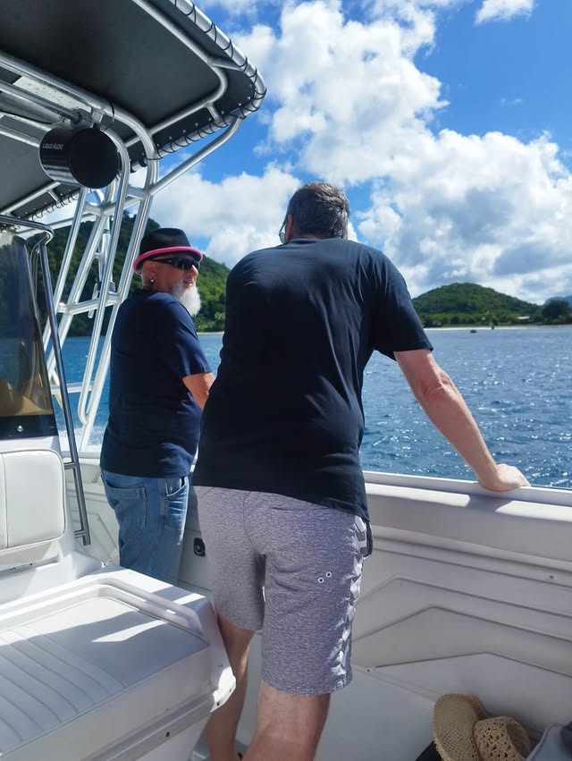 cruiseandchillboattours29