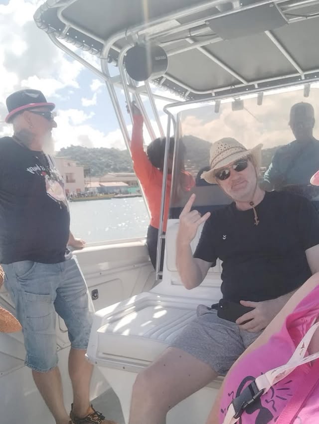 cruiseandchillboattours30